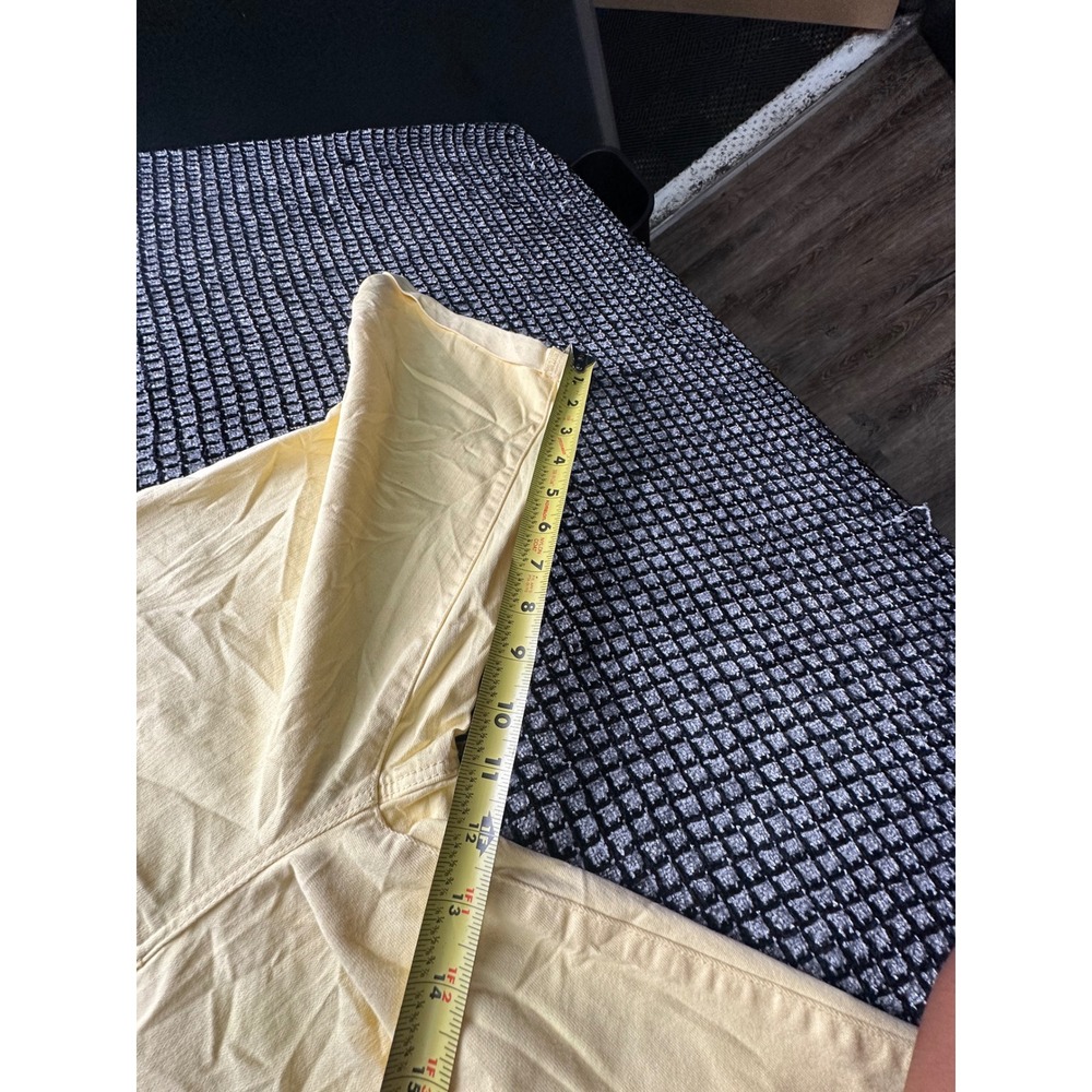 Chico's So Slimming Girlfriend Shorts Womens 0.5R Yellow Excellent Slim Leg - Picture 6 of 6
